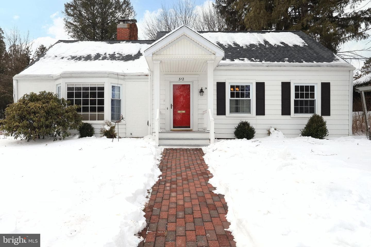312 S Buckhout Street photo 2
