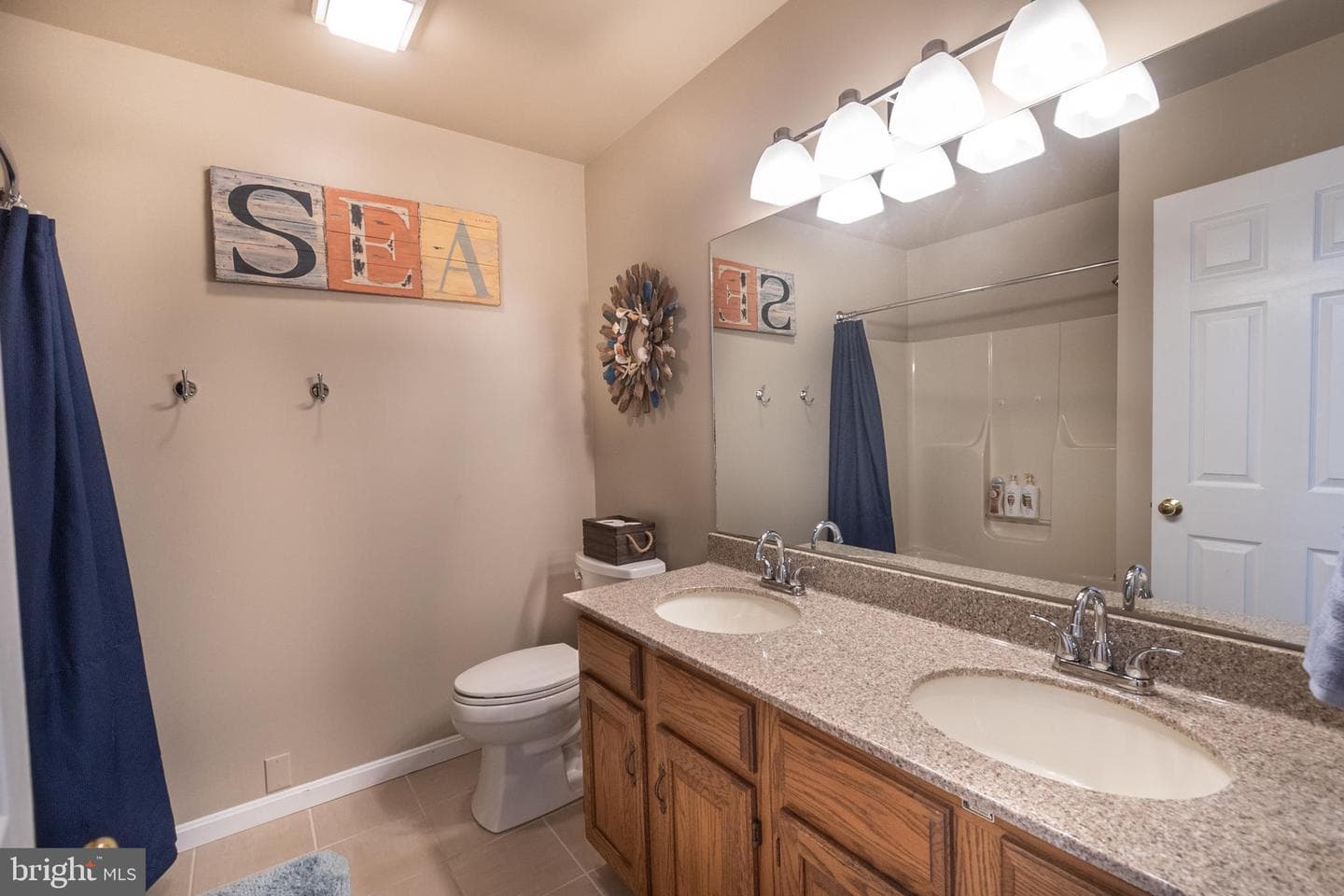 1469 Chaumont Avenue photo 30