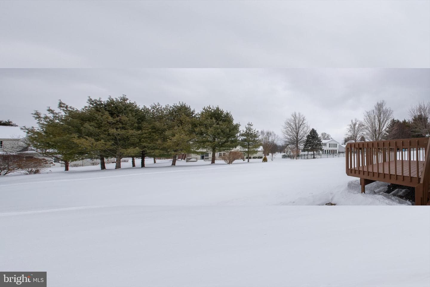 1469 Chaumont Avenue photo 45