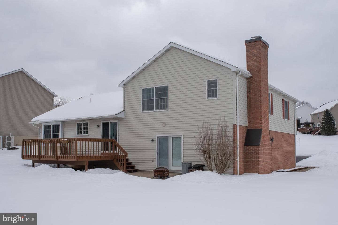 1469 Chaumont Avenue photo 47