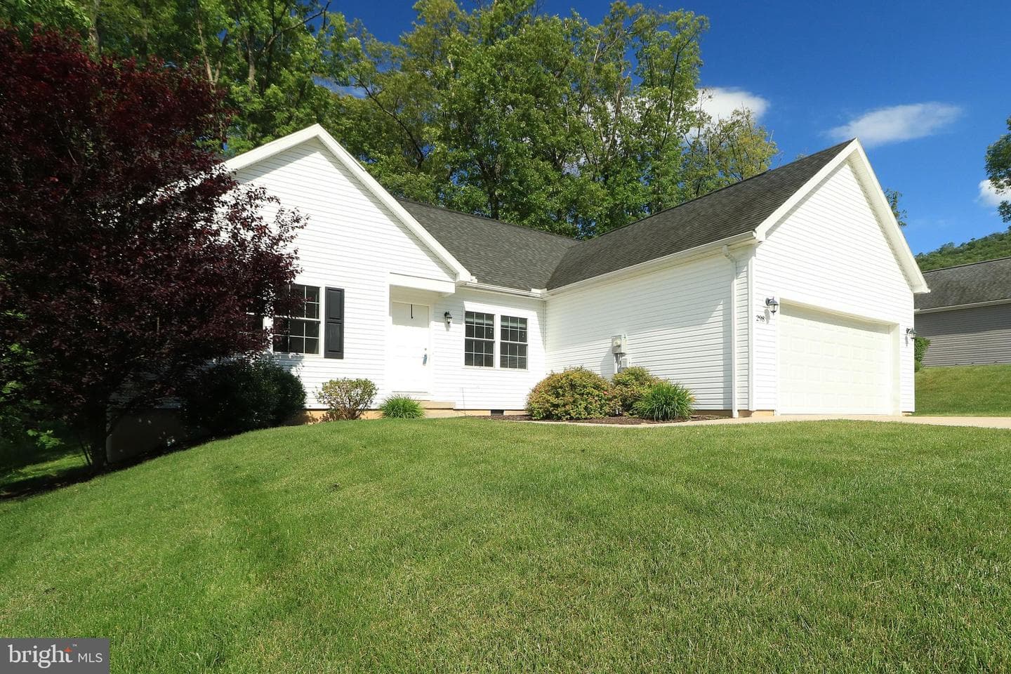 298 Timberwood Trl, Centre Hall