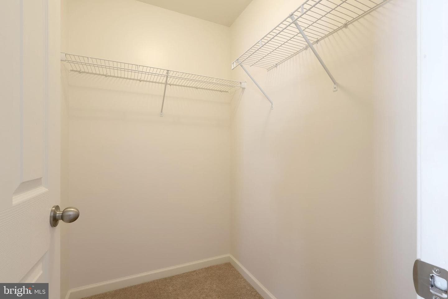 190 Kestrel Lane photo 35