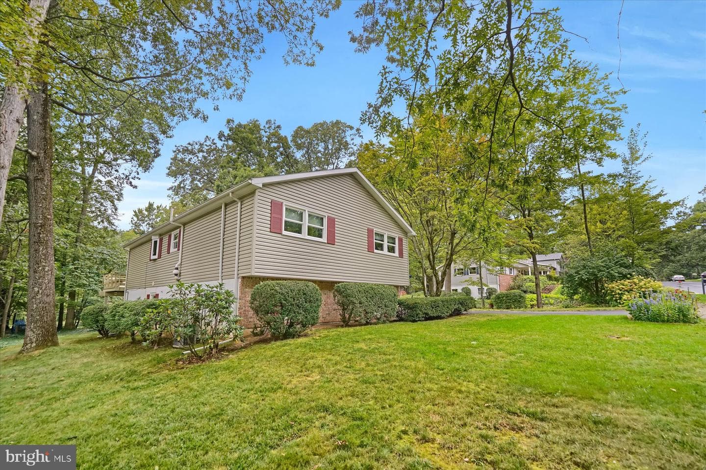 552 Lanceshire Lane photo 2