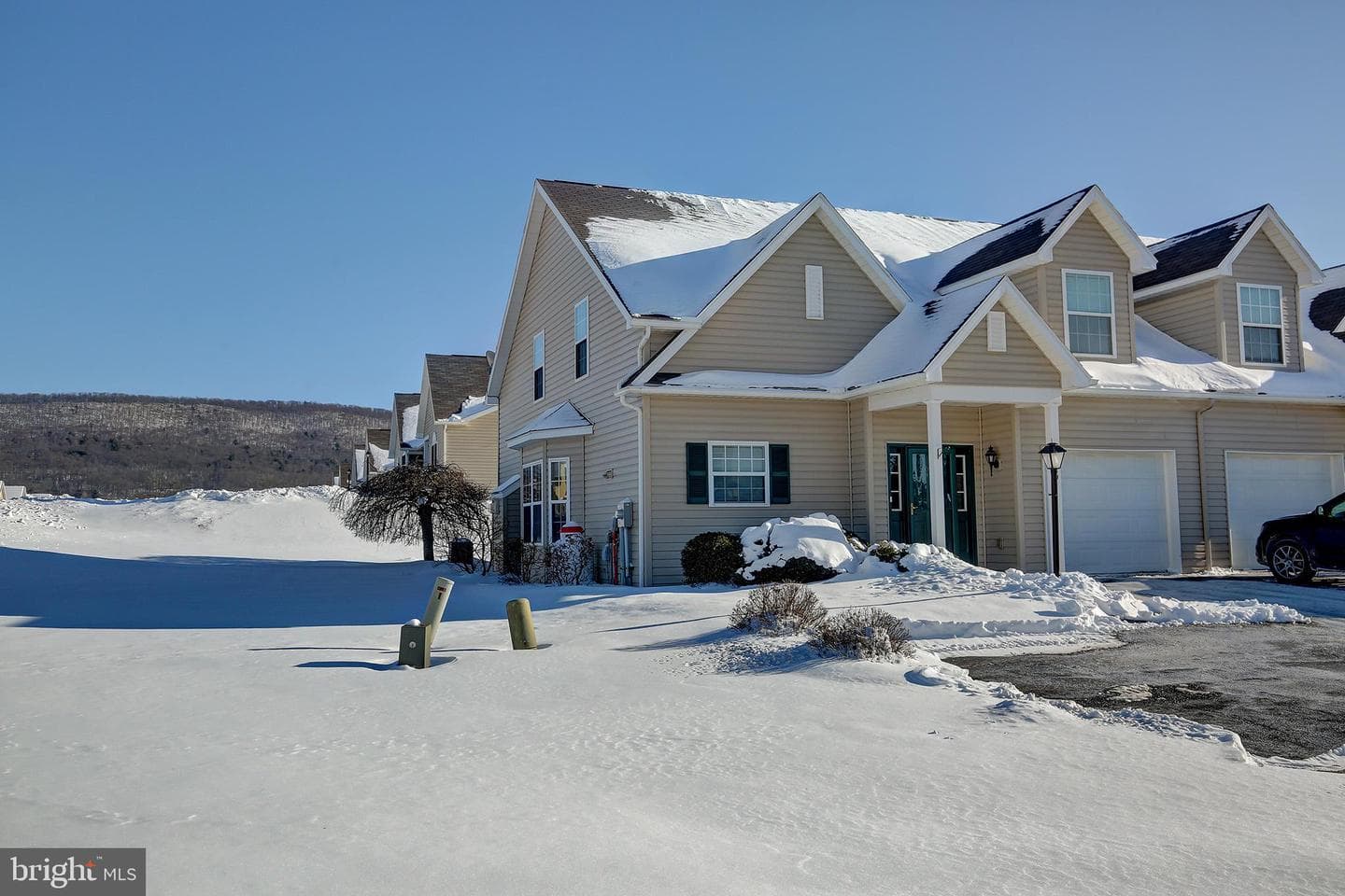 406 Stony Pointe Drive photo 3