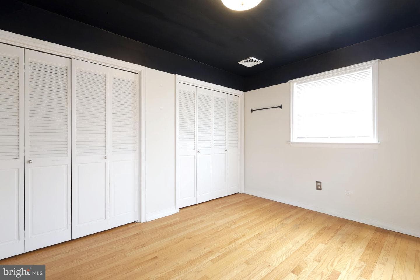 1027 Greenbriar Drive photo 32