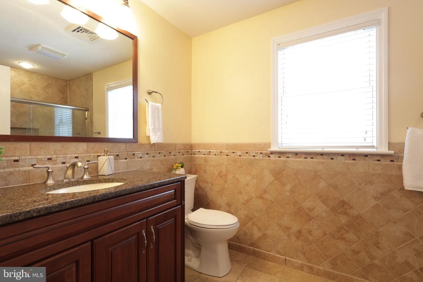 1027 Greenbriar Drive photo 37