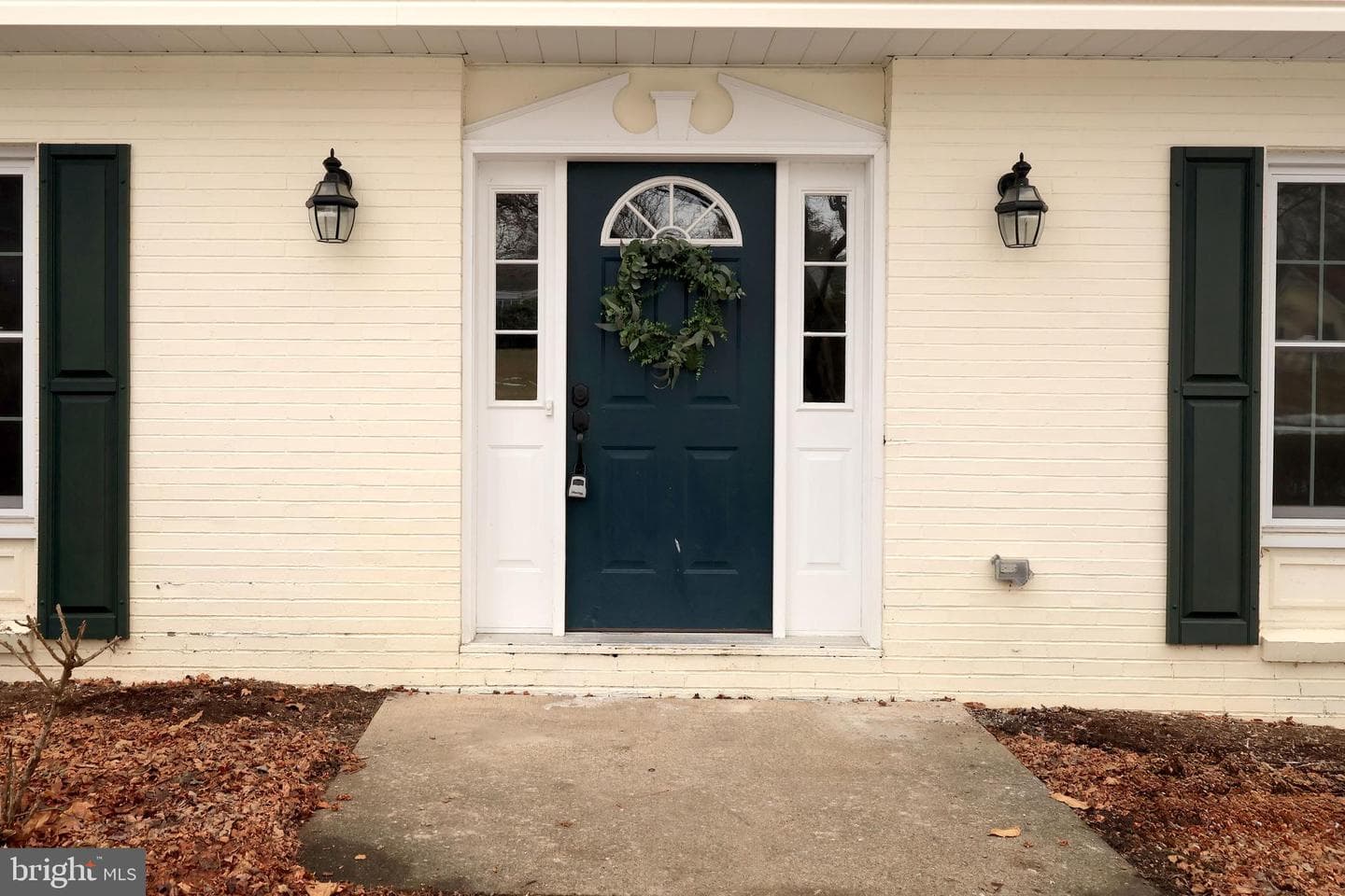 1027 Greenbriar Drive photo 6