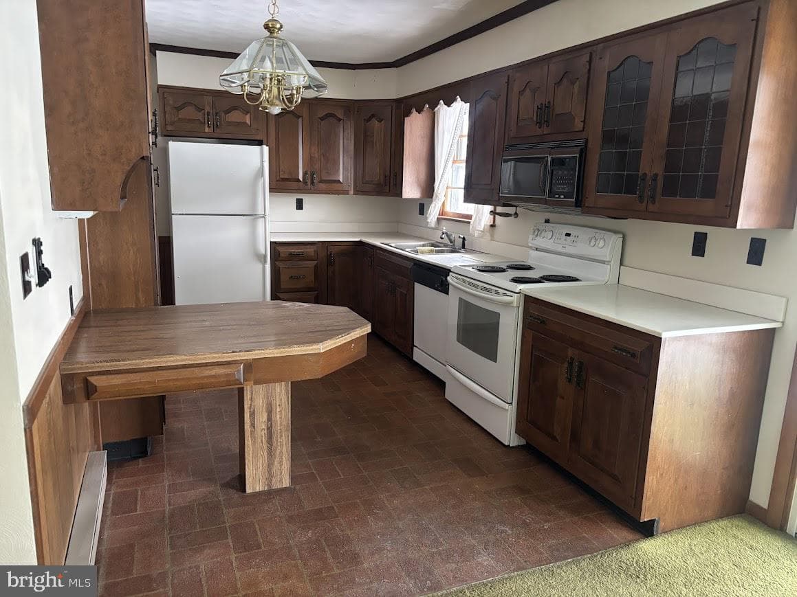 927 E High Street photo 2