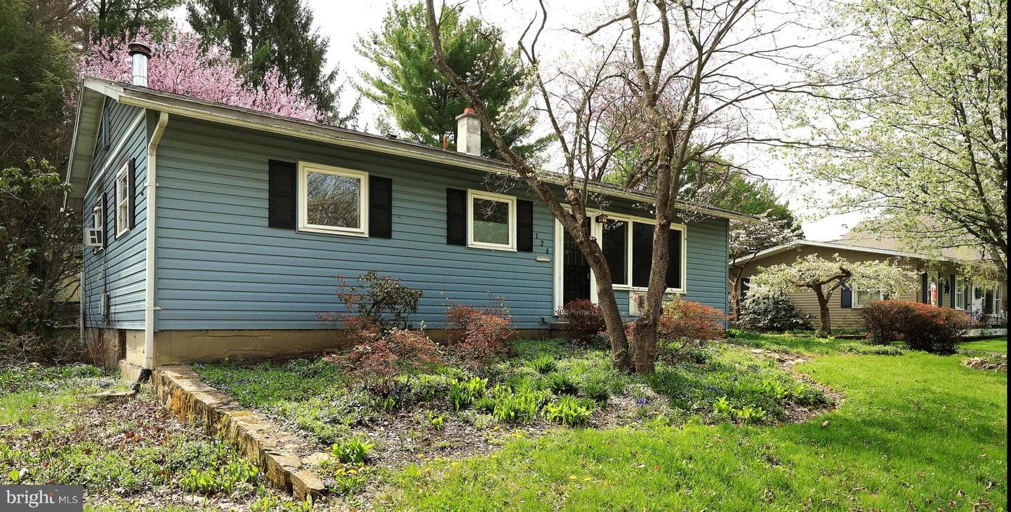 126 W South Hills Avenue photo 3