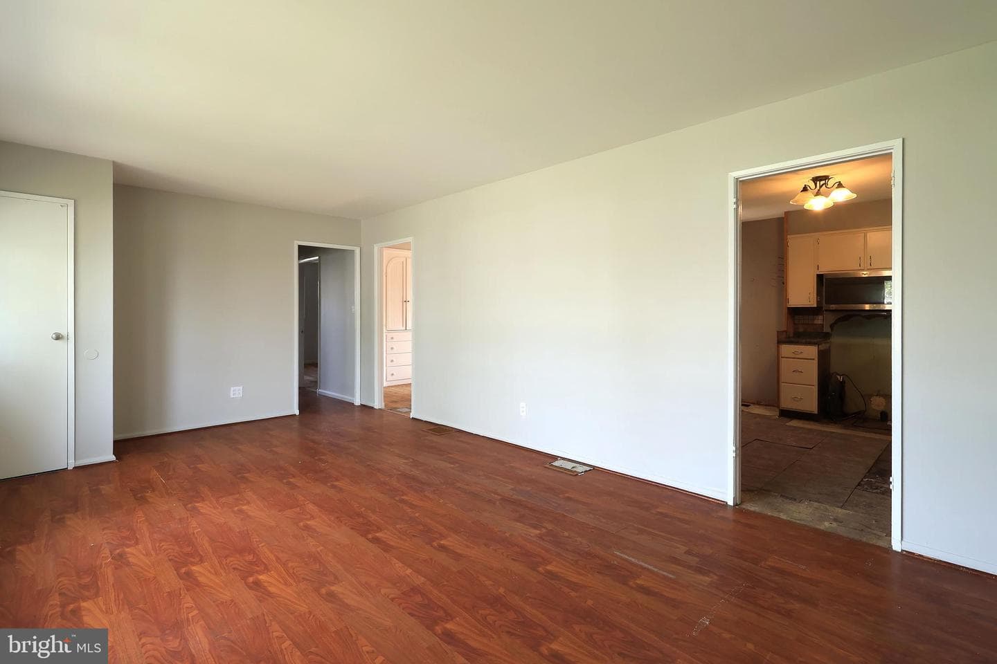 126 W South Hills Avenue photo 5