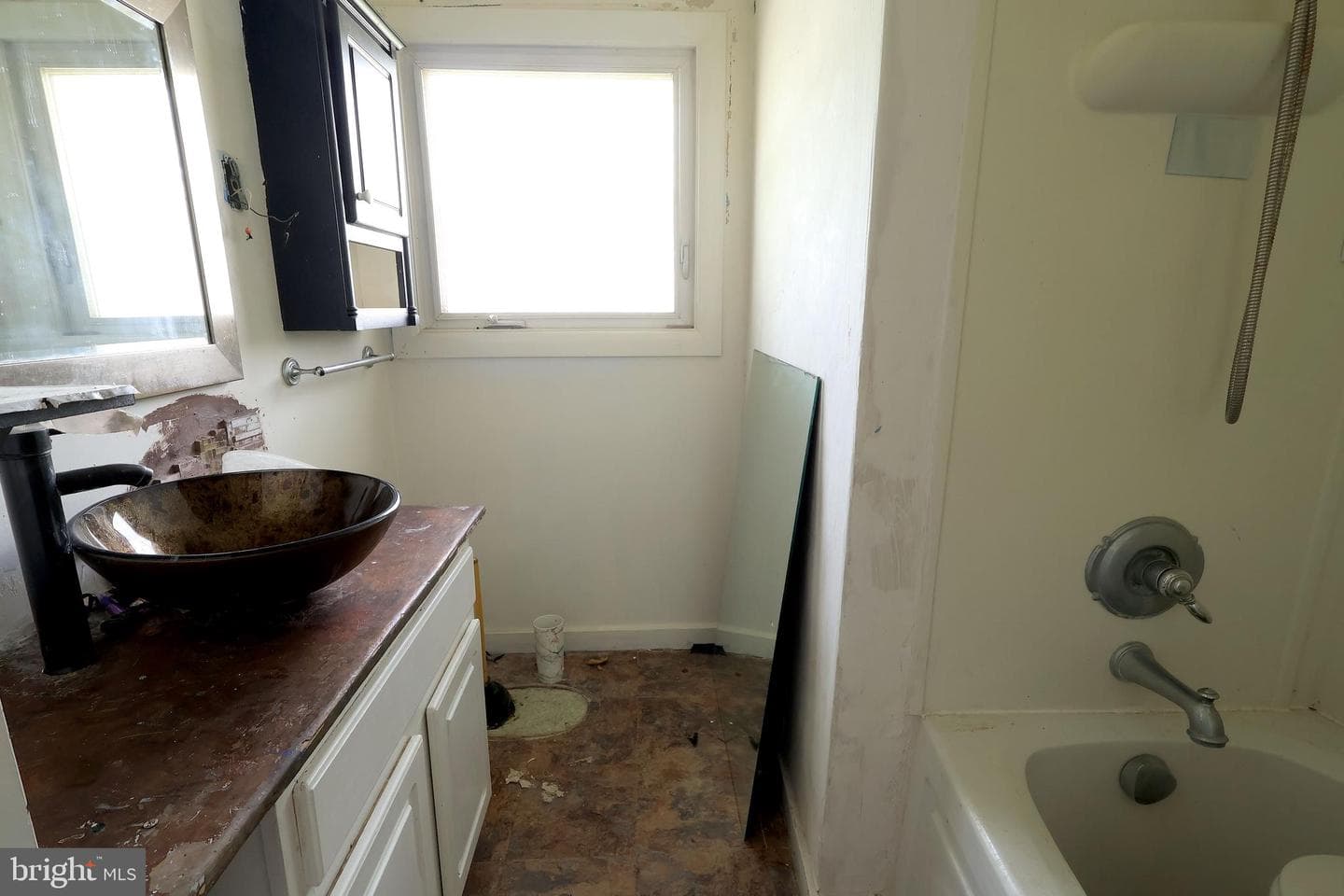 126 W South Hills Avenue photo 9