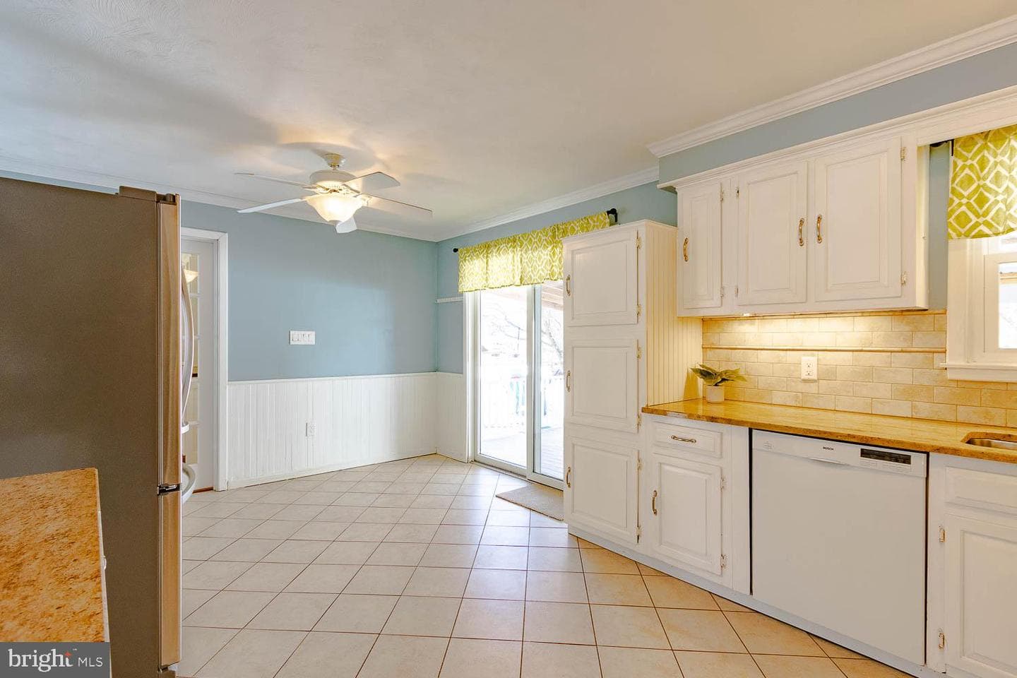 1096 Saxton Drive photo 13