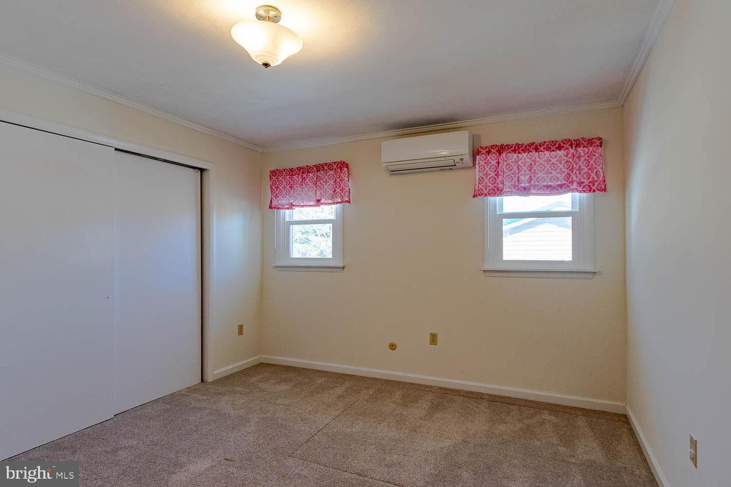 1096 Saxton Drive photo 22