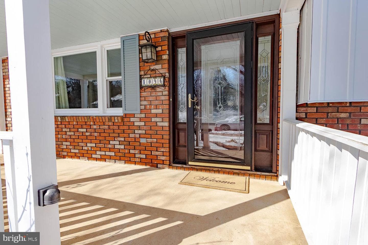 1096 Saxton Drive photo 3