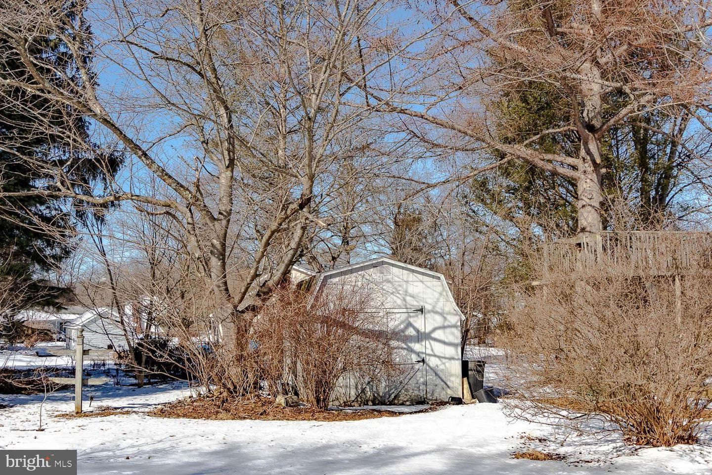 1096 Saxton Drive photo 40