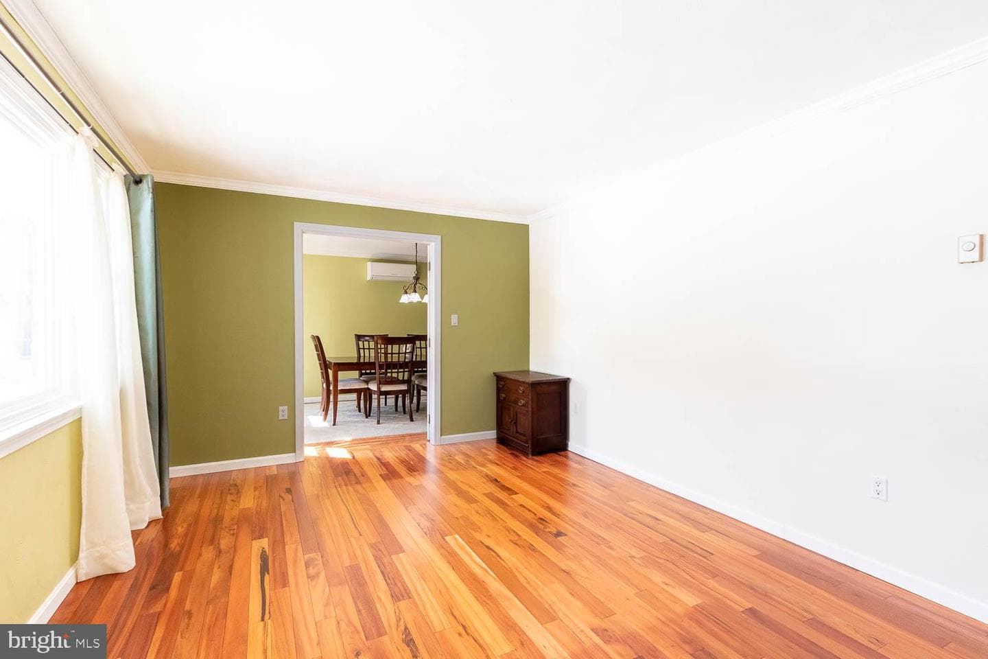 1096 Saxton Drive photo 6