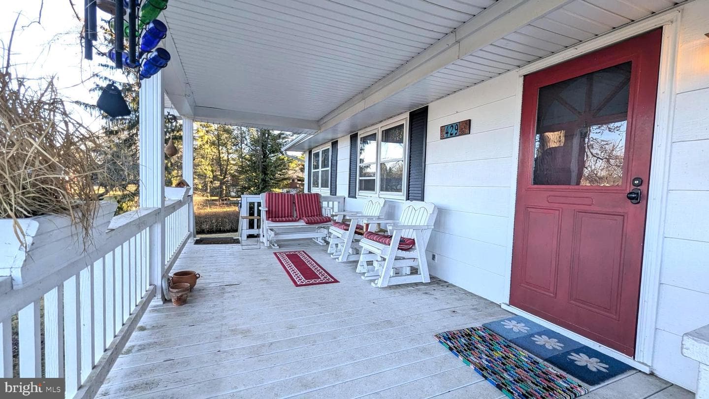 429 Simpson Street photo 3