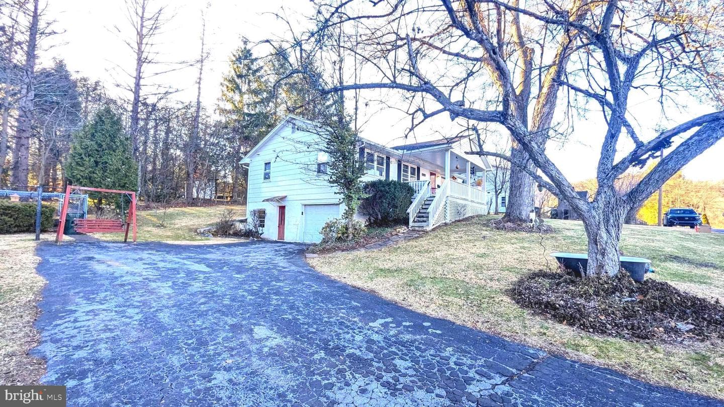 429 Simpson Street photo 7