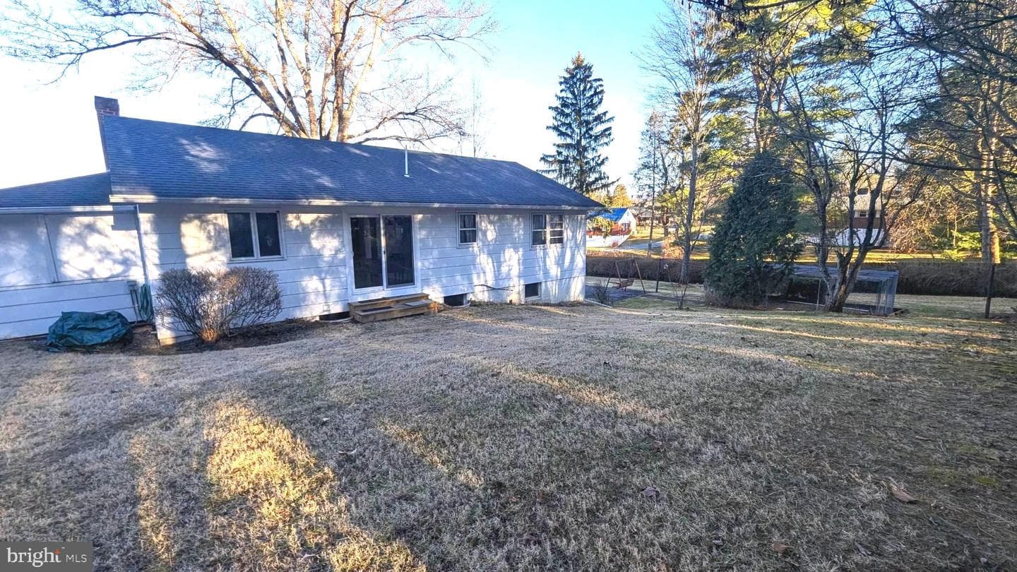 429 Simpson Street photo 8