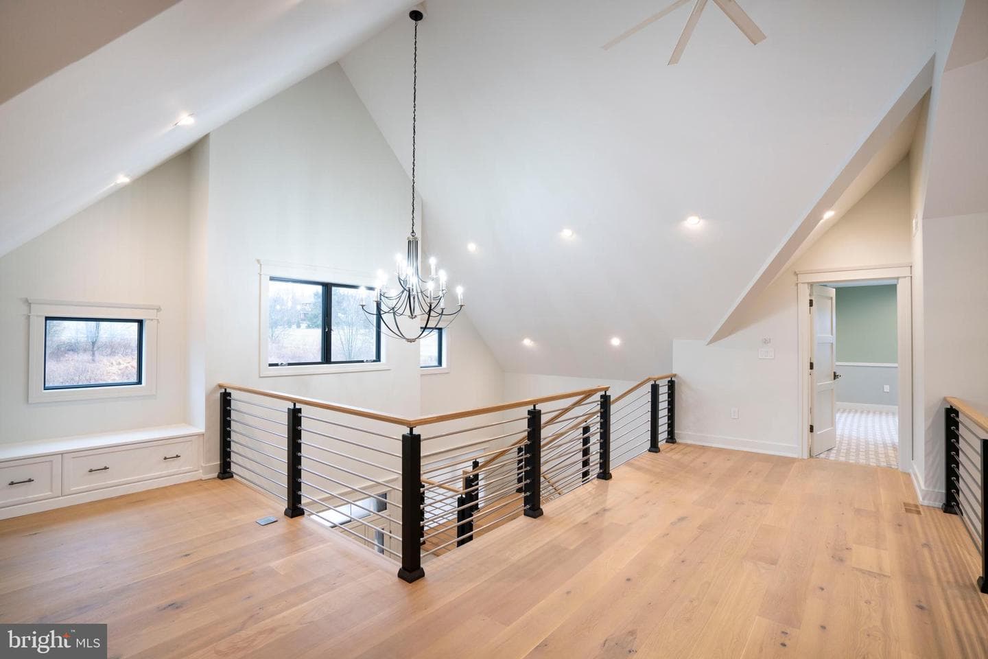 373 W Crestview Avenue photo 40
