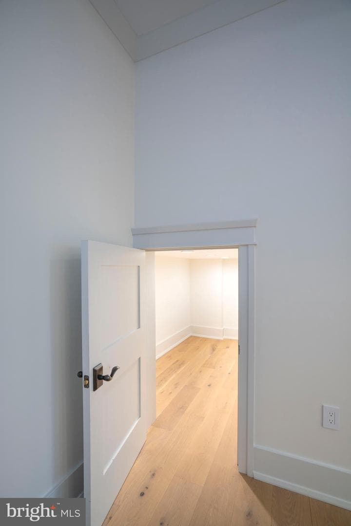 373 W Crestview Avenue photo 86