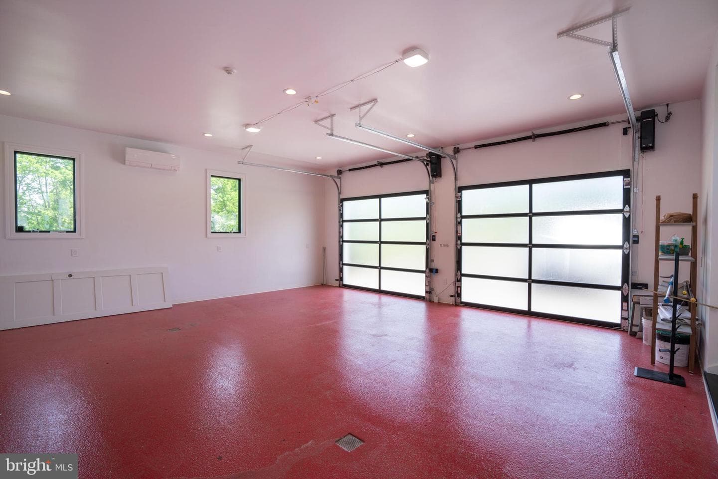 373 W Crestview Avenue photo 98