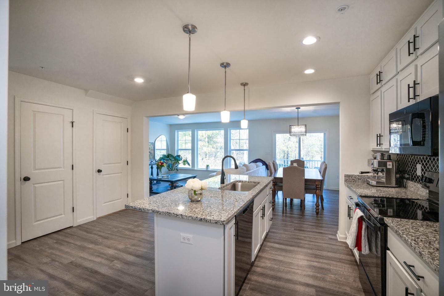 266 Isabella Circle photo 12