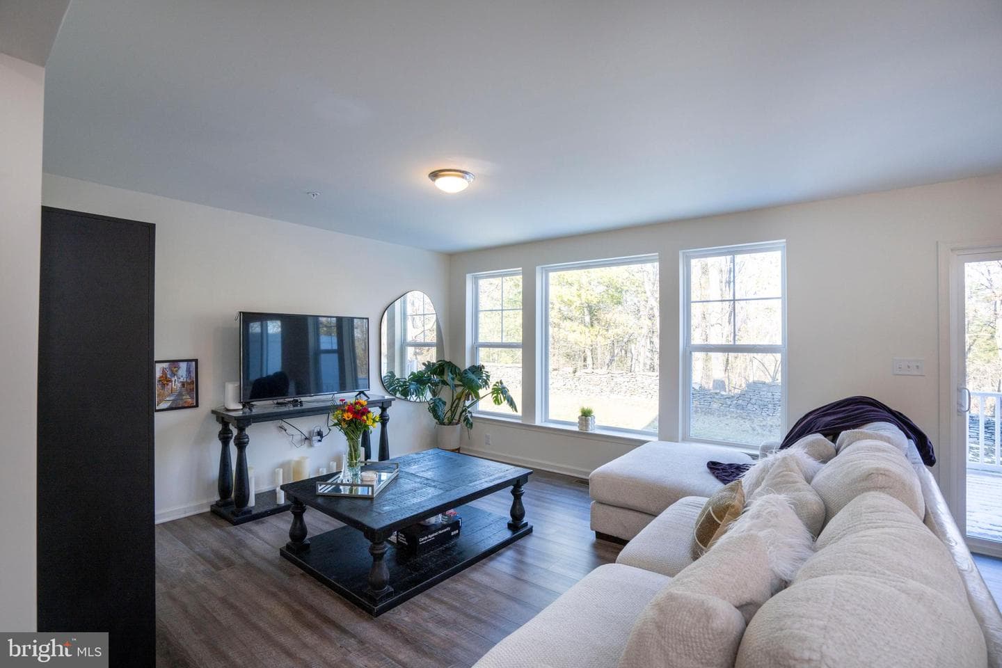 266 Isabella Circle photo 17