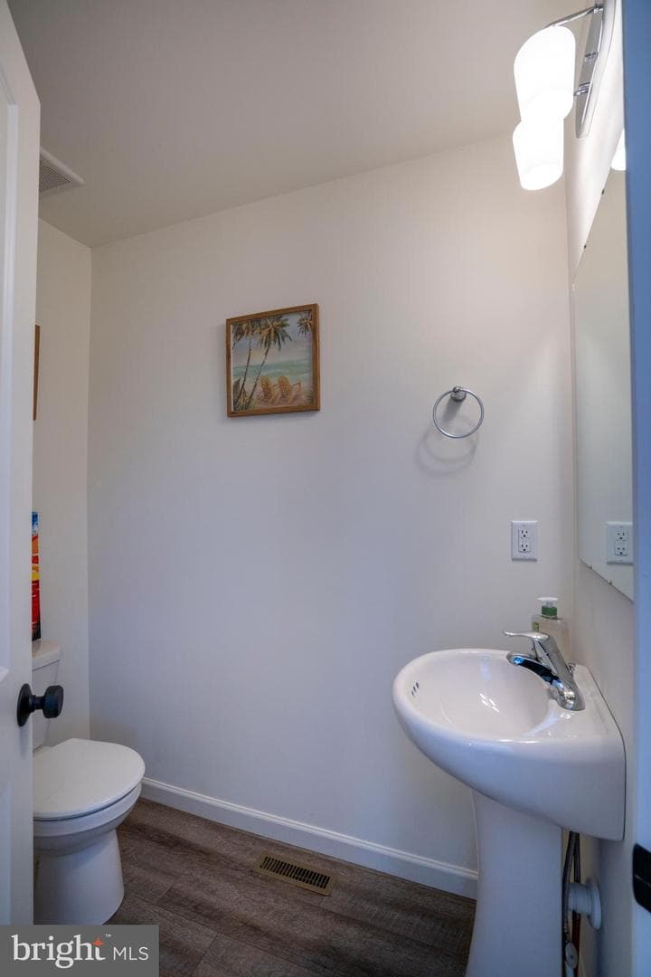 266 Isabella Circle photo 22