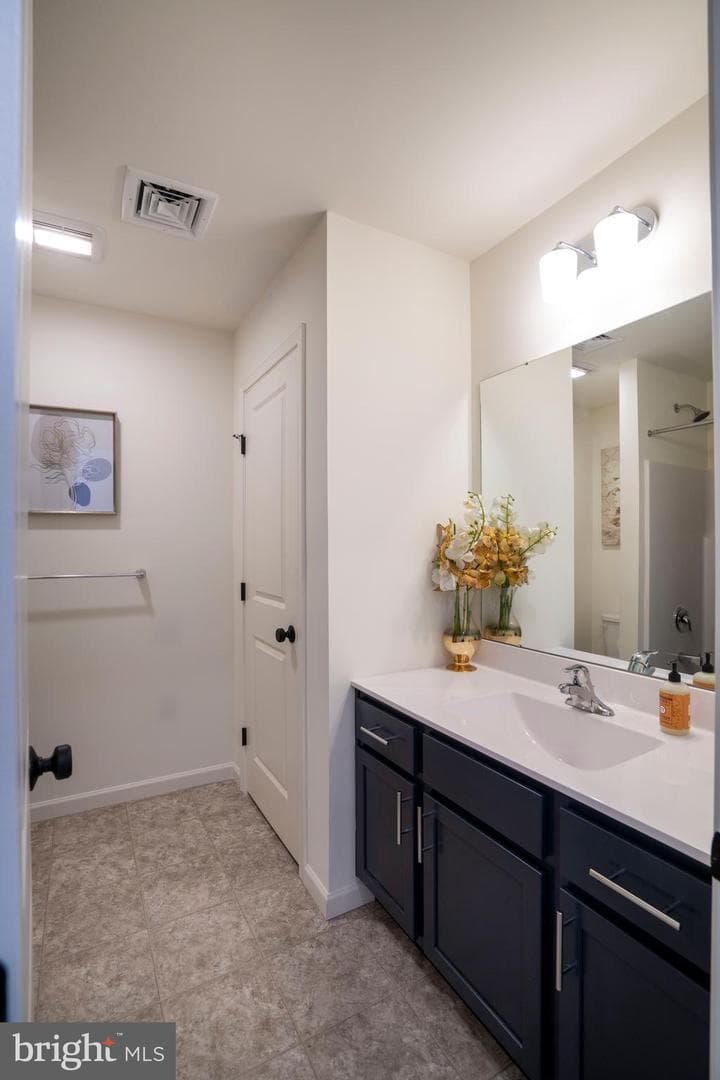 266 Isabella Circle photo 32
