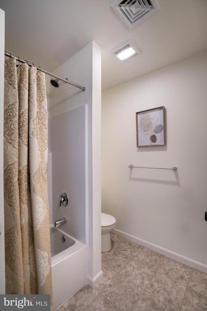 266 Isabella Circle photo 33