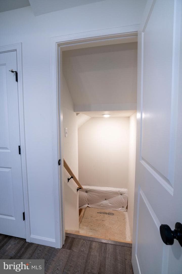 266 Isabella Circle photo 38