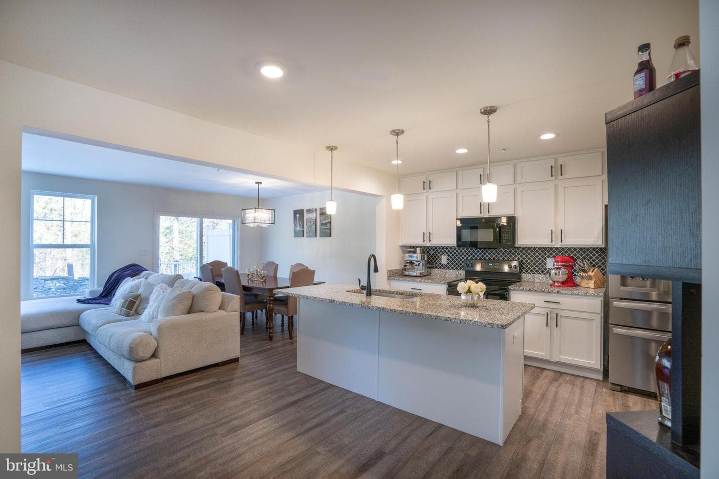 266 Isabella Circle photo 6