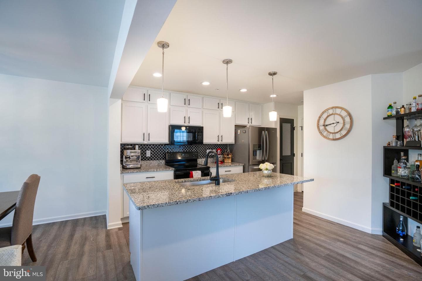 266 Isabella Circle photo 8