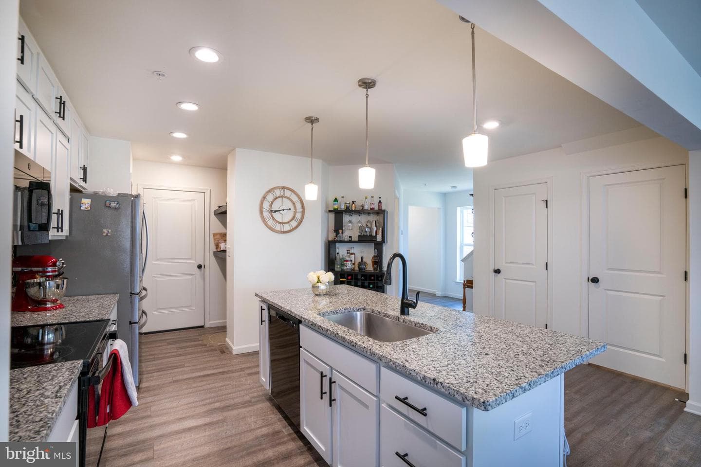 266 Isabella Circle photo 9