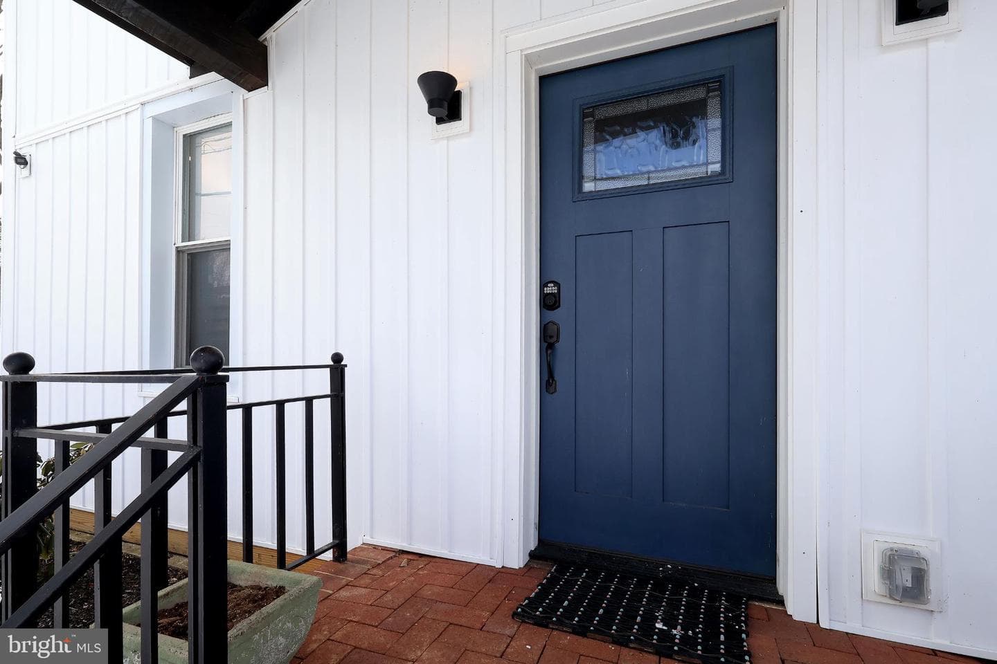 711 Blanchard Street photo 8