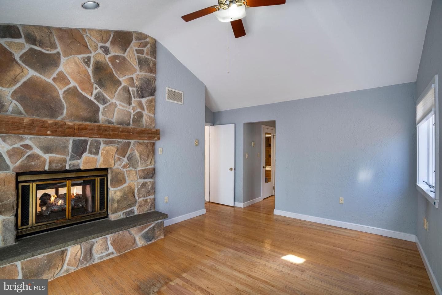 50 Toms Lane photo 42
