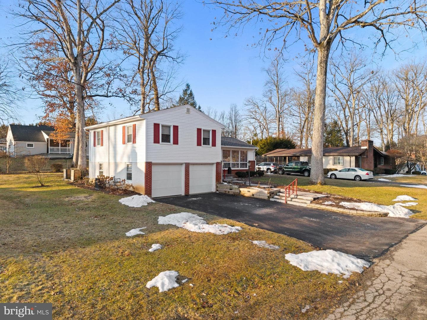956 Shady Lane photo 6