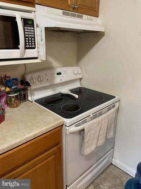101 E Aaron Drive photo 35