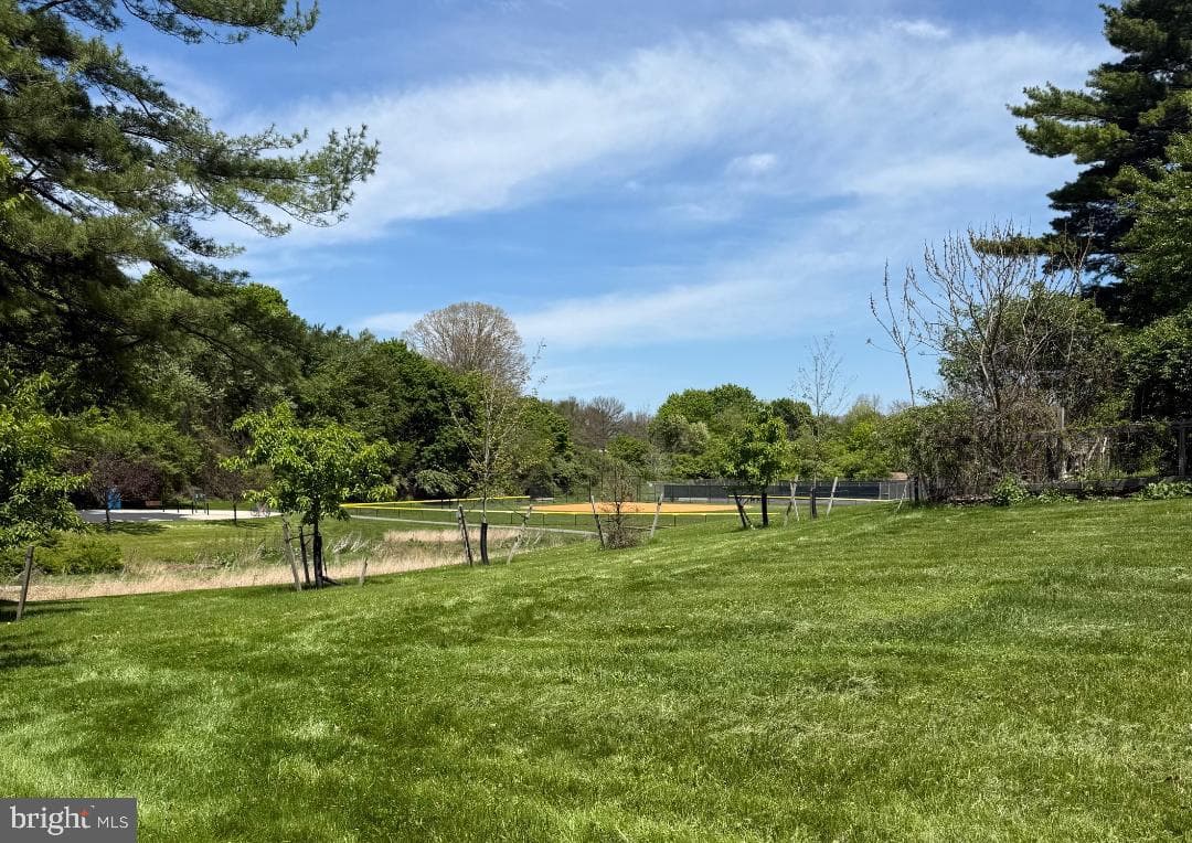 101 E Aaron Drive photo 6