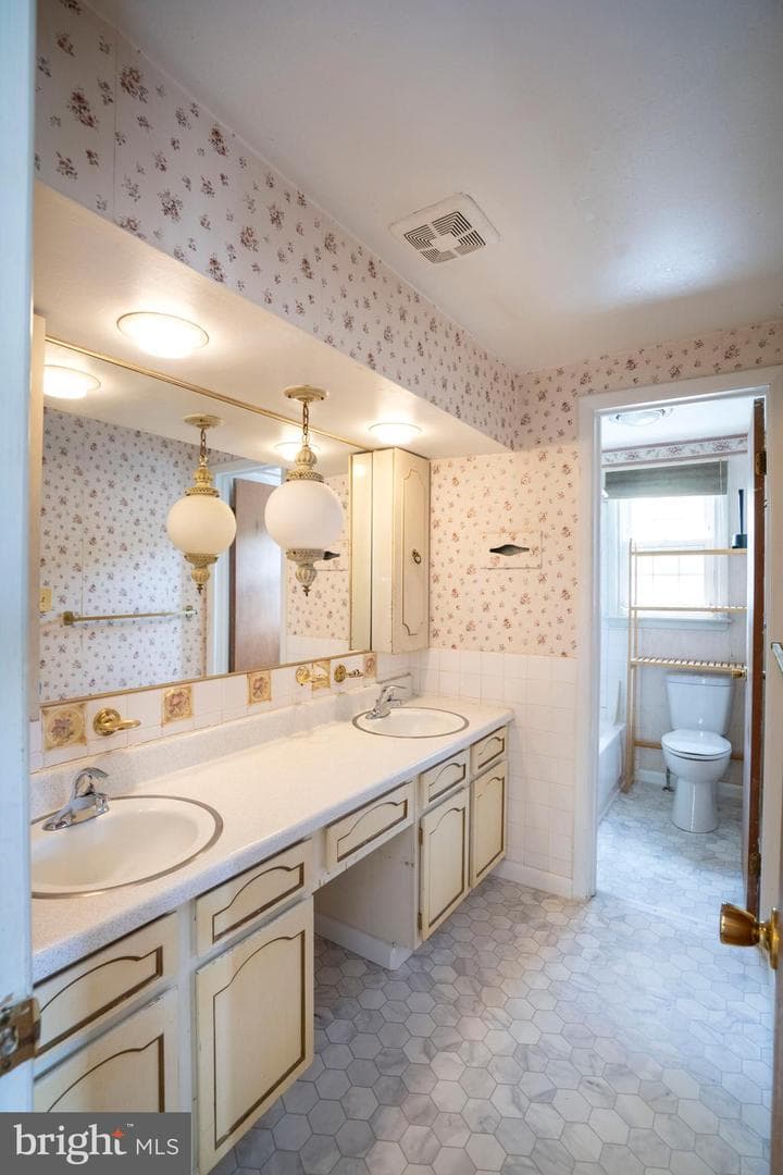 570 Galen Drive photo 22