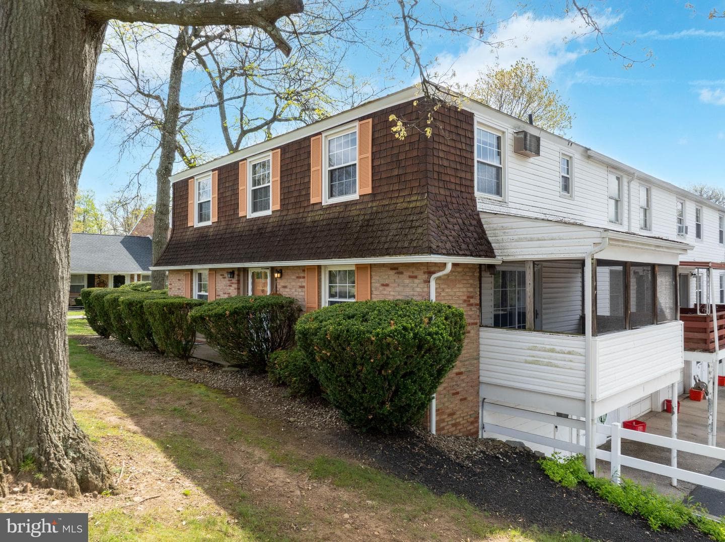 570 Galen Drive photo 4