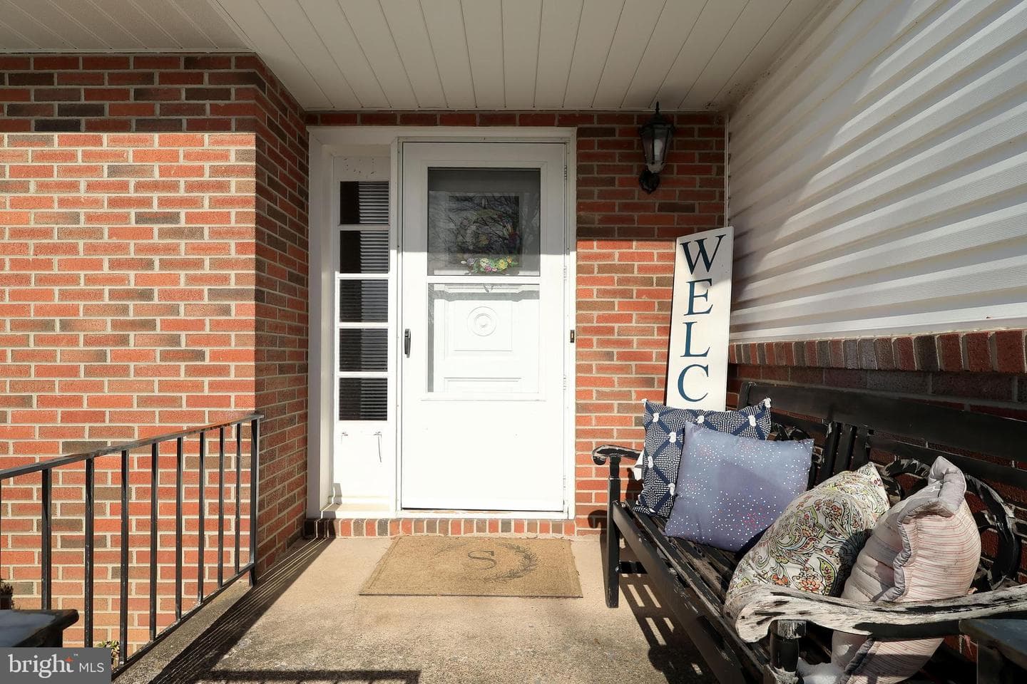 541 E McCormick Avenue photo 2