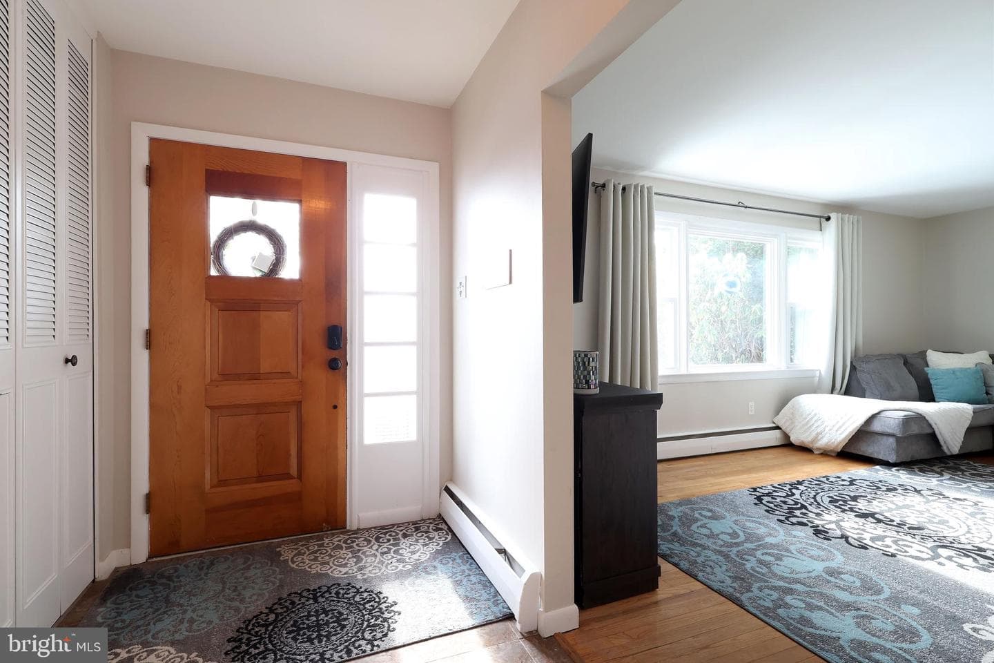 541 E McCormick Avenue photo 3