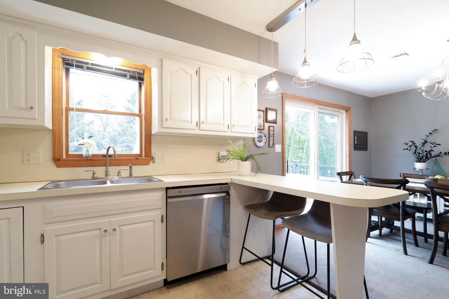 311 Goldfinch Drive photo 16