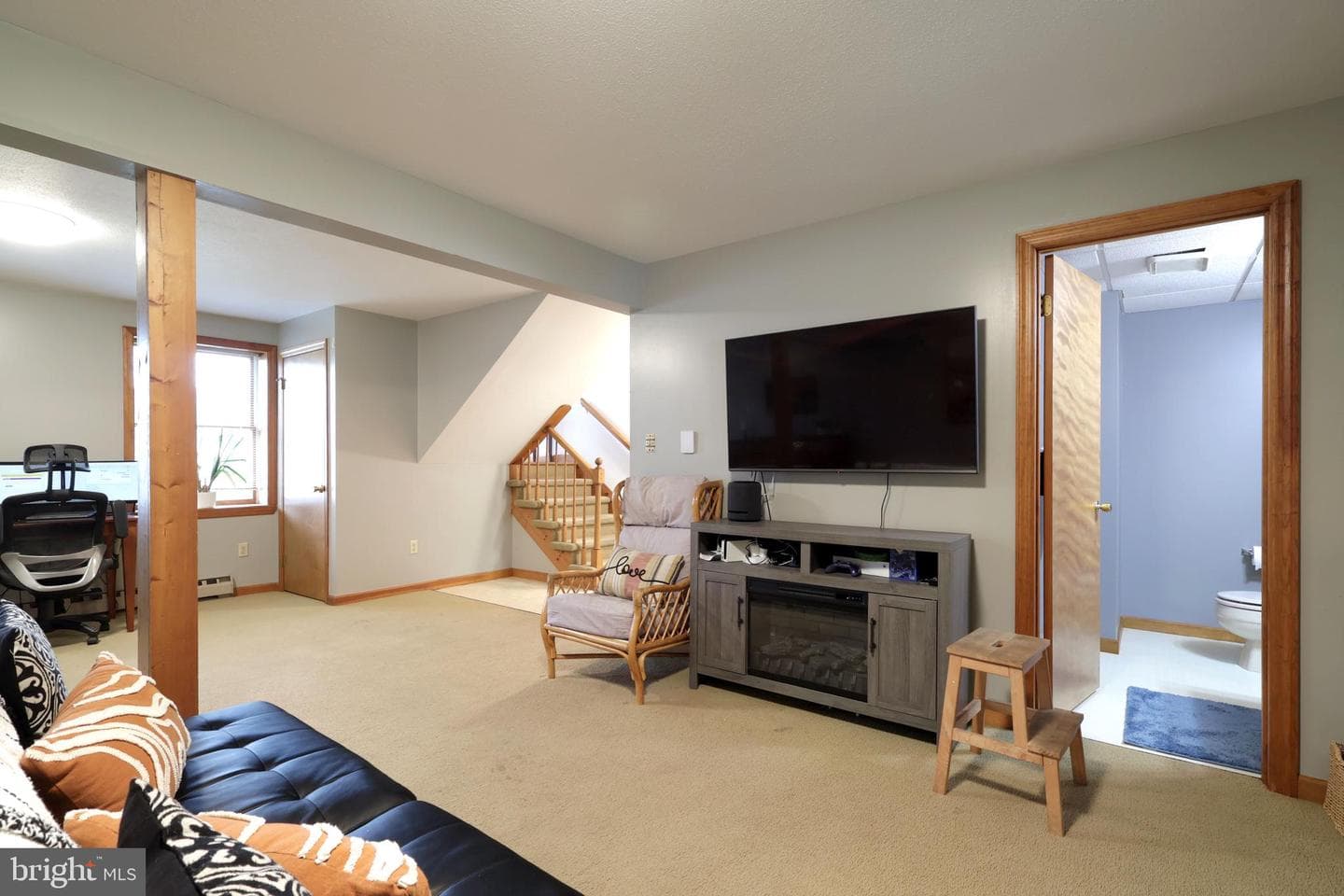 311 Goldfinch Drive photo 36