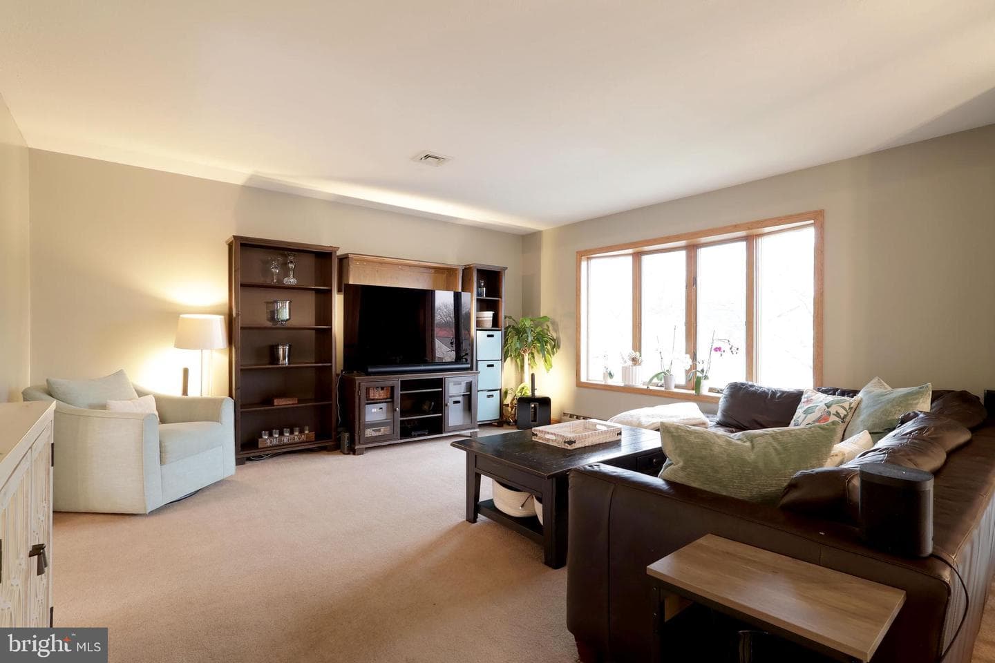 311 Goldfinch Drive photo 4
