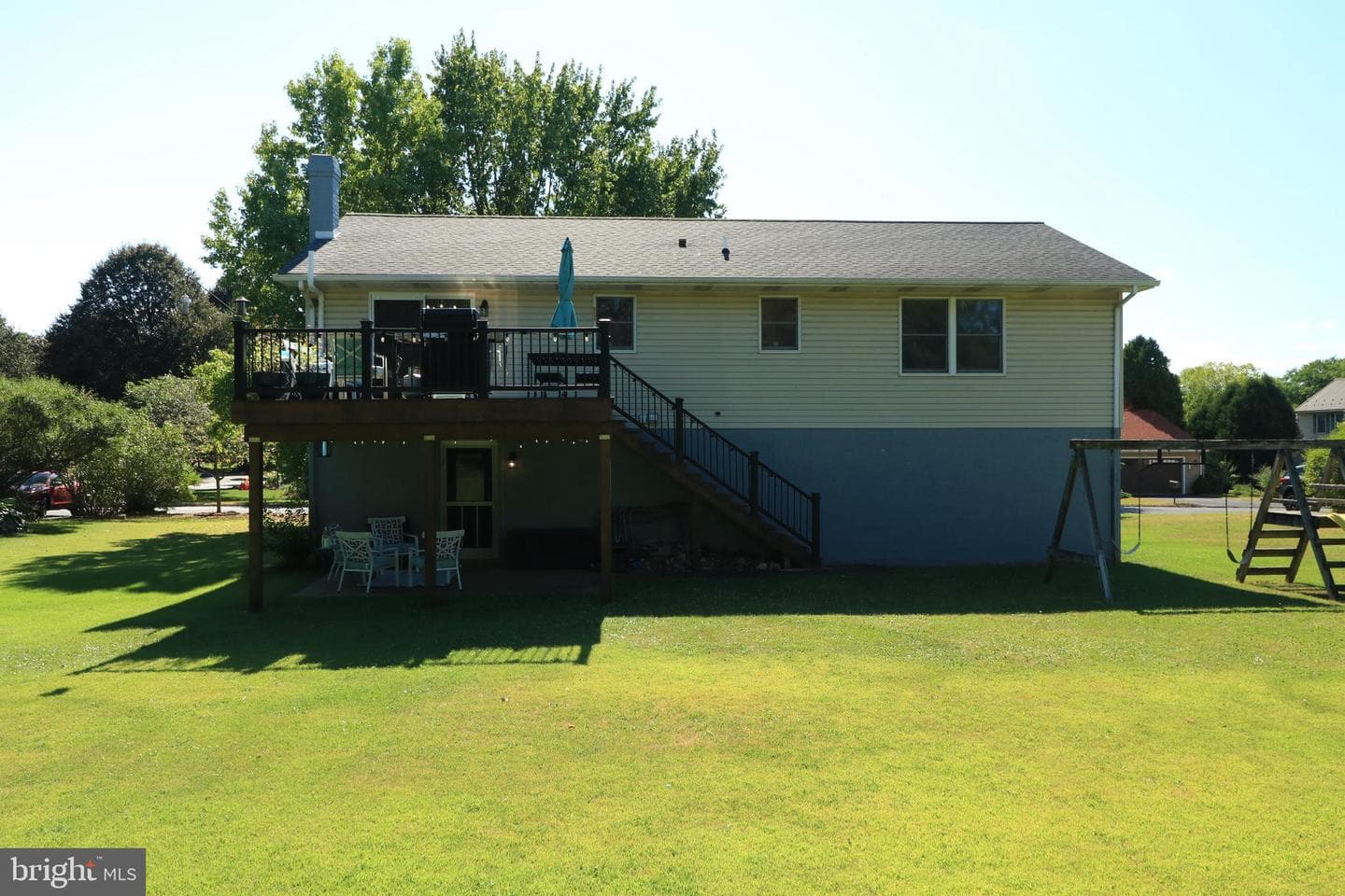 311 Goldfinch Drive photo 41
