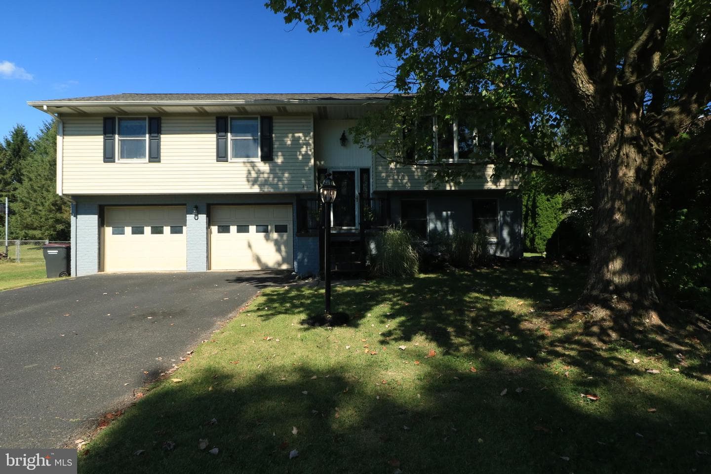 311 Goldfinch Drive photo 54