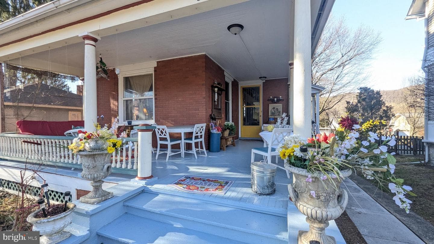 355 E Curtin Street photo 4